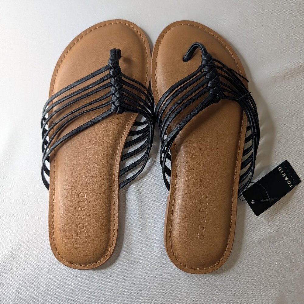 Torrid Sandals 7 WW Wide Black Strappy Flats Slip On Thong Cushioned Flip Flops
